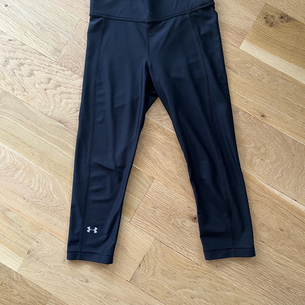 Under Armour Women’s Black Athletic Capri Leggings